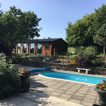 Tudor Lodge With Pool & Bbq Cabin Liskeard Esterno foto