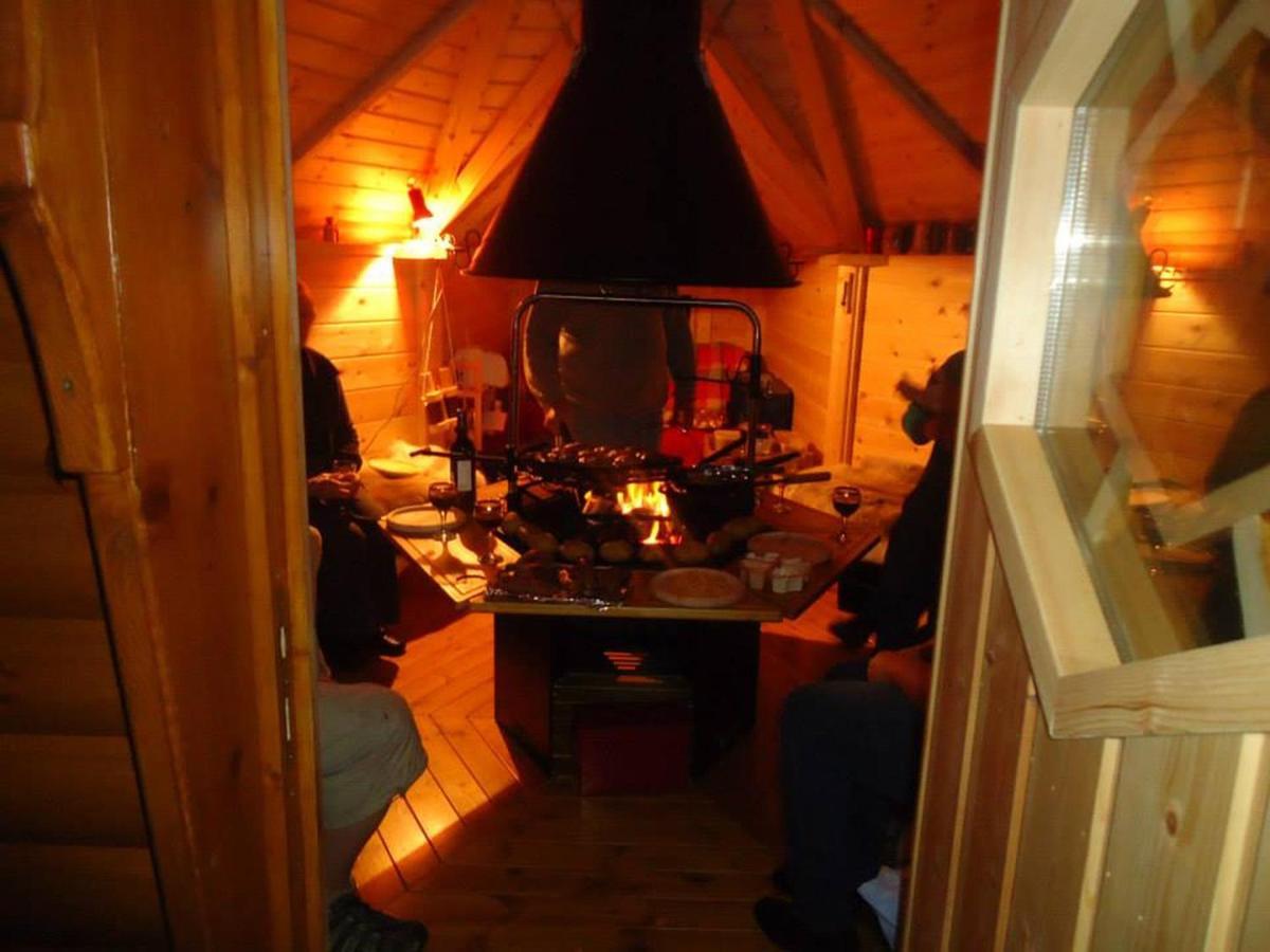 Tudor Lodge With Pool & Bbq Cabin Liskeard Esterno foto