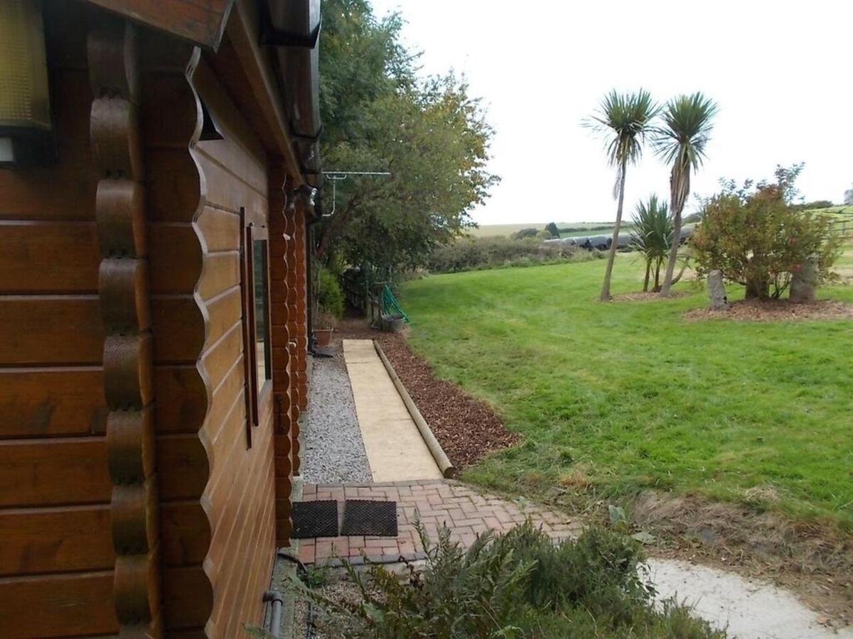 Tudor Lodge With Pool & Bbq Cabin Liskeard Esterno foto